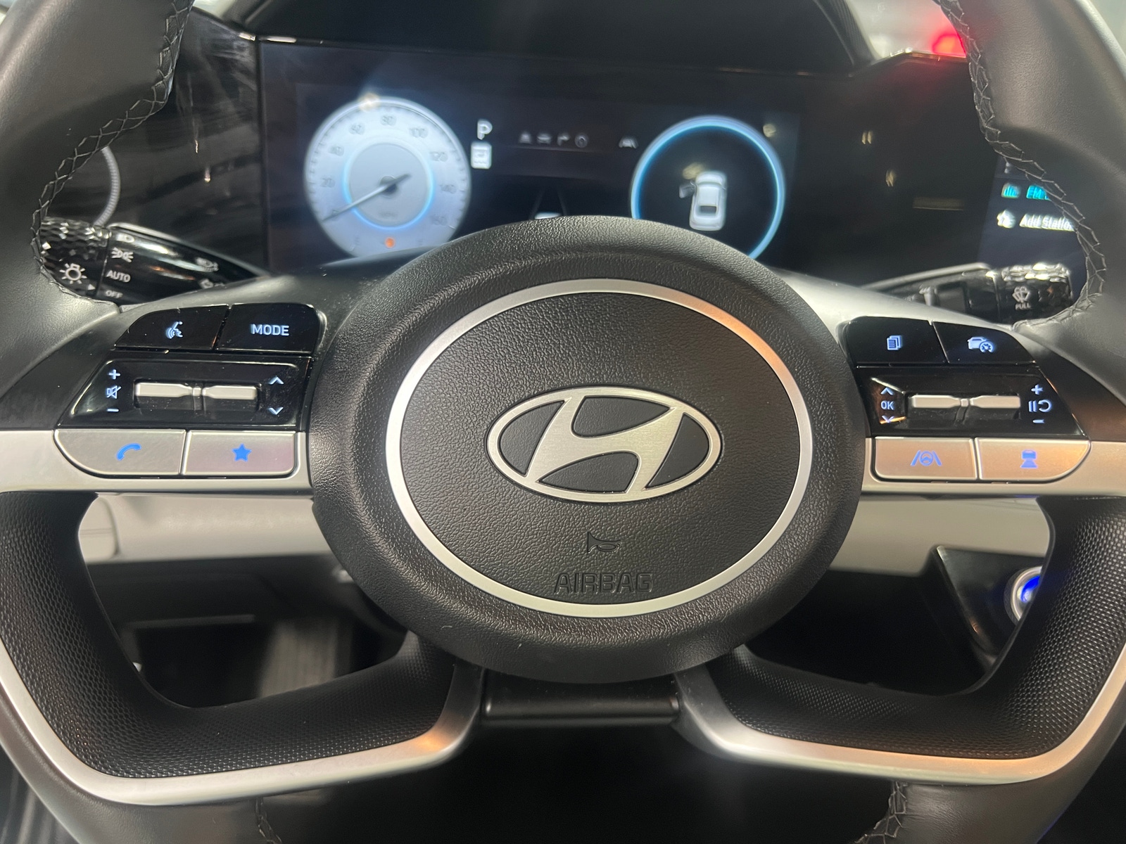 Thumbnail: 2025 Hyundai Elantra - 4
