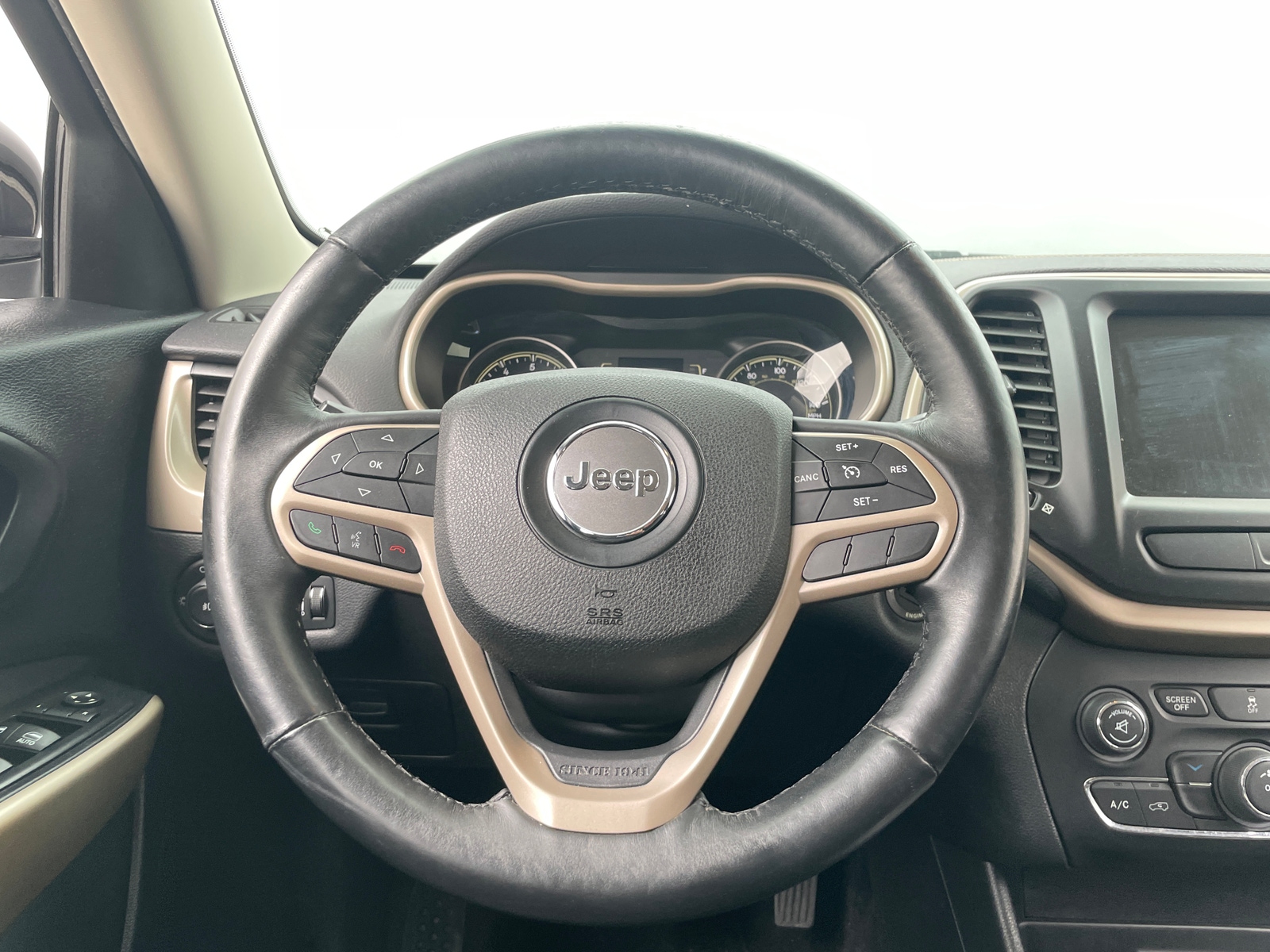 Thumbnail: 2017 Jeep Cherokee - 5