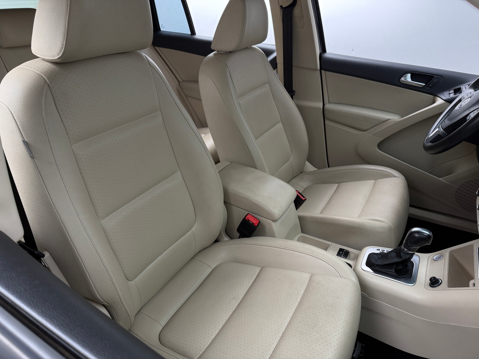 Thumbnail: 2016 Volkswagen Tiguan - 2
