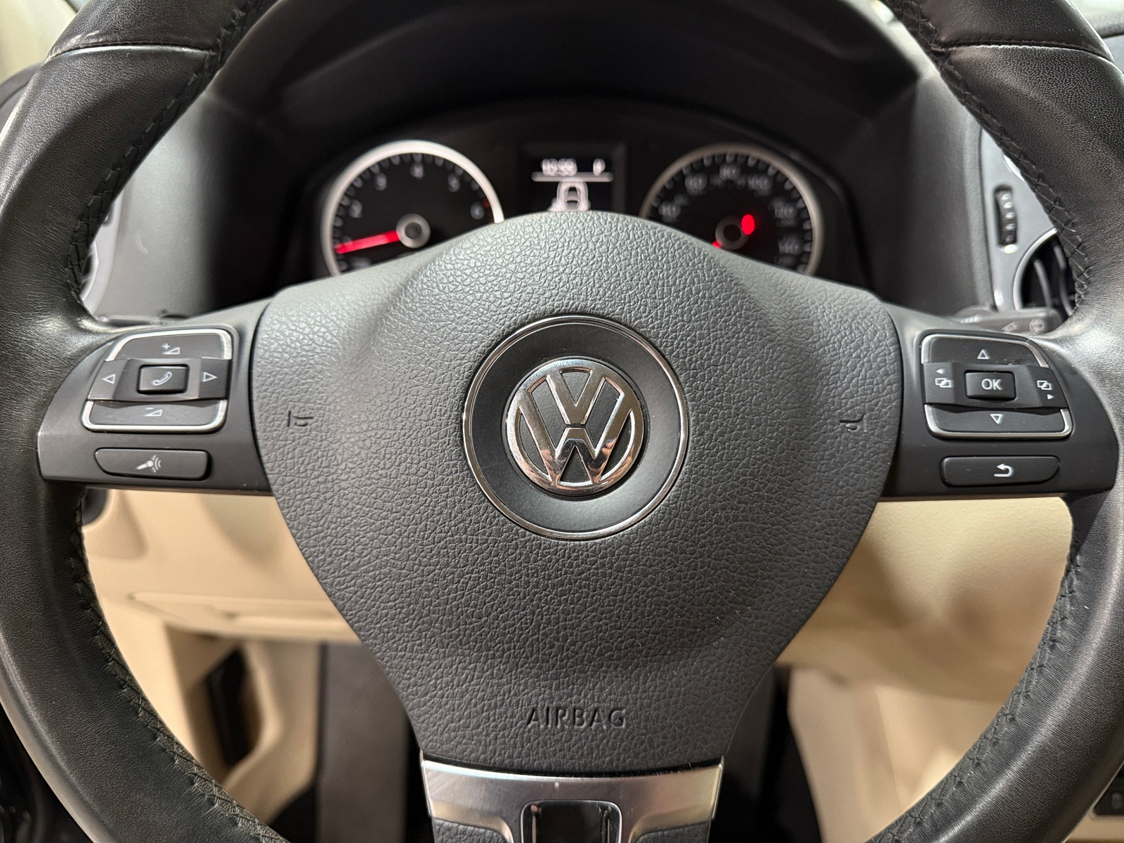 Thumbnail: 2016 Volkswagen Tiguan - 5