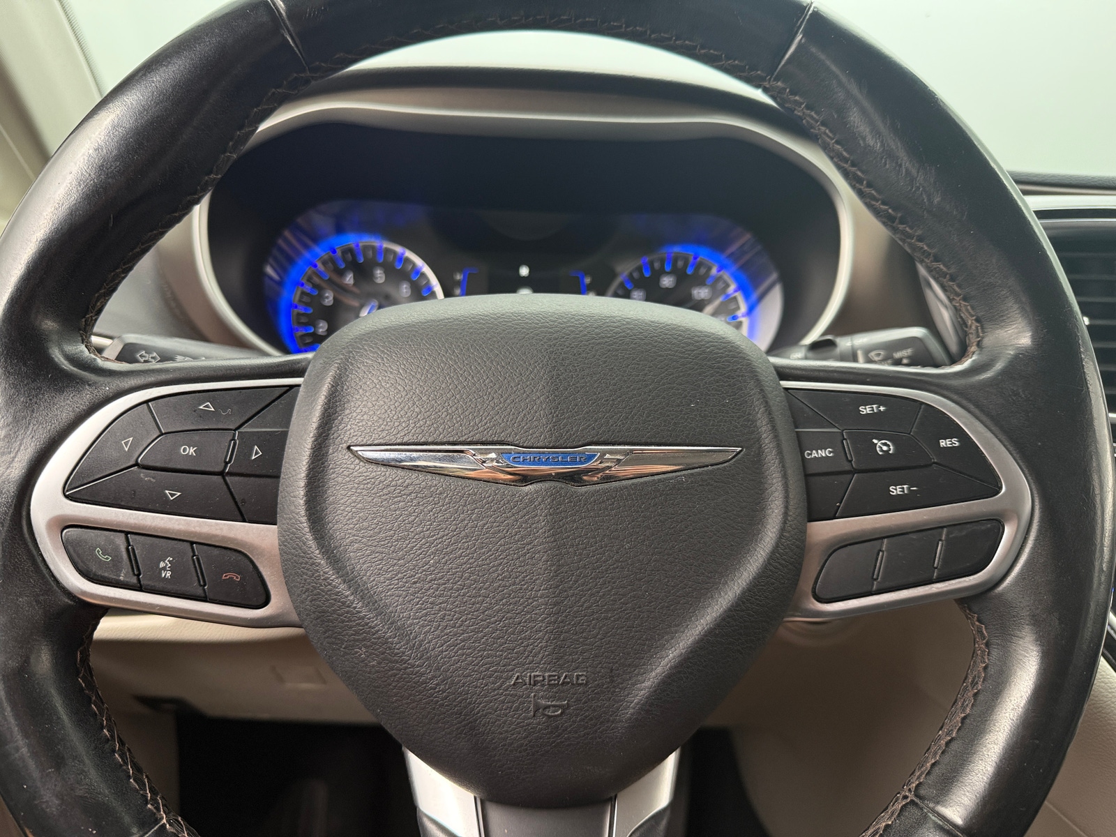 Thumbnail: 2018 Chrysler Pacifica - 3