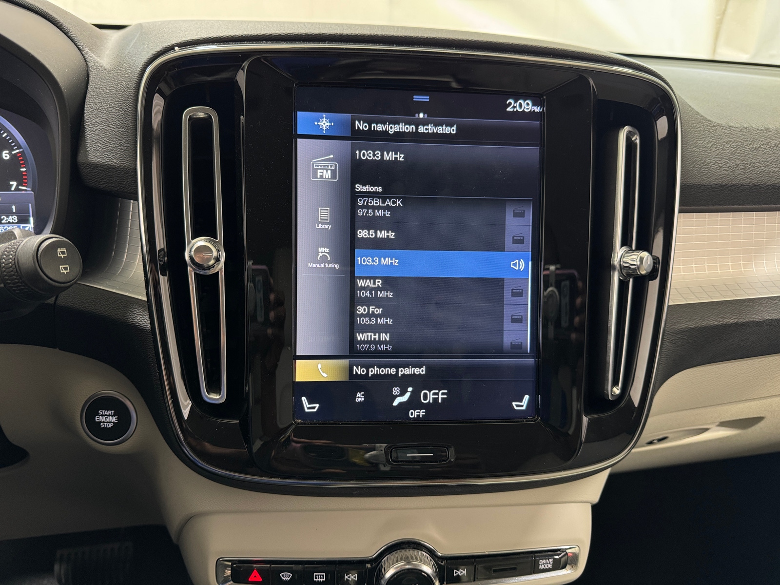 Thumbnail: 2019 Volvo XC40 - 3