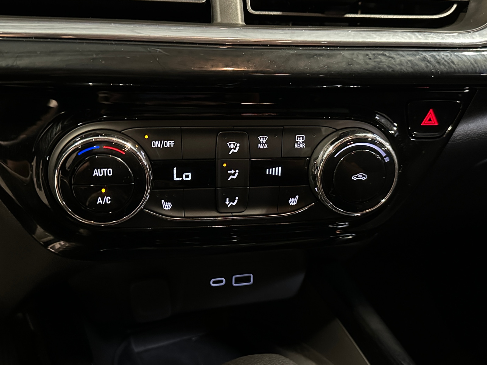 Thumbnail: 2025 Chevrolet Trax - 3