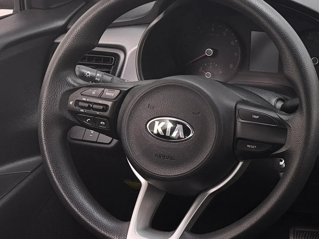 Thumbnail: 2020 Kia Rio - 5