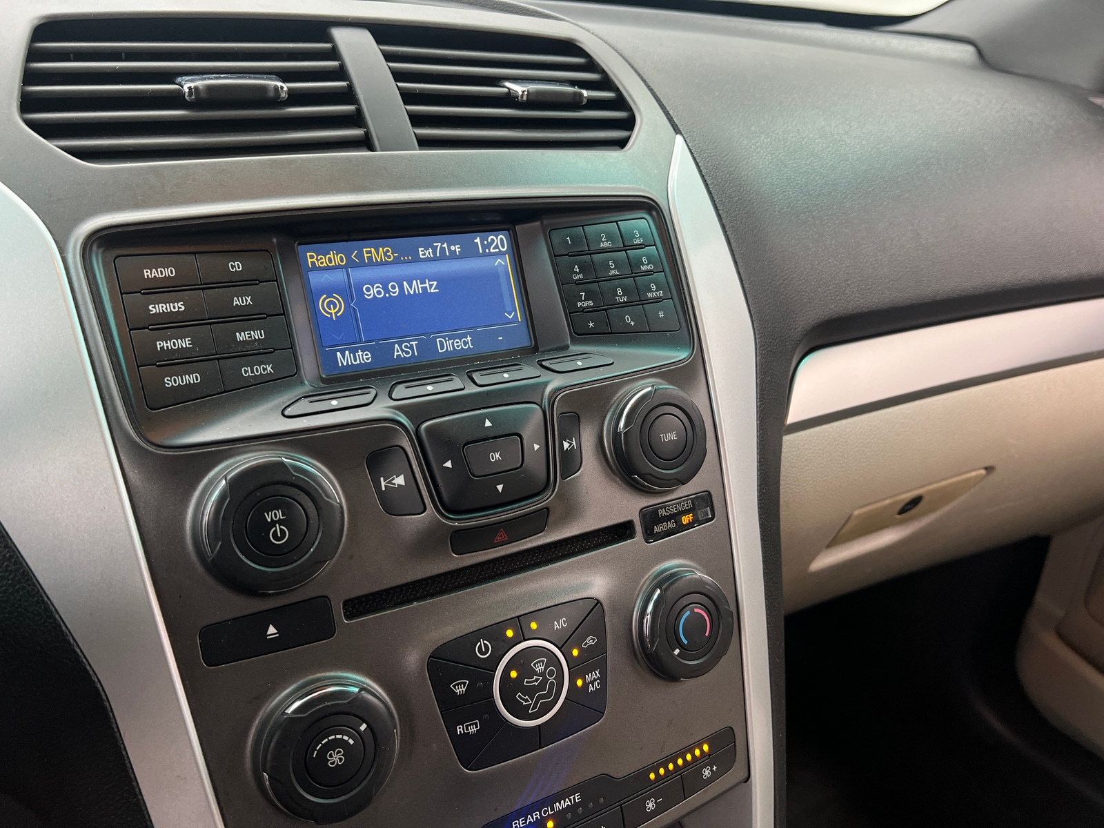 Thumbnail: 2011 Ford Explorer - 4