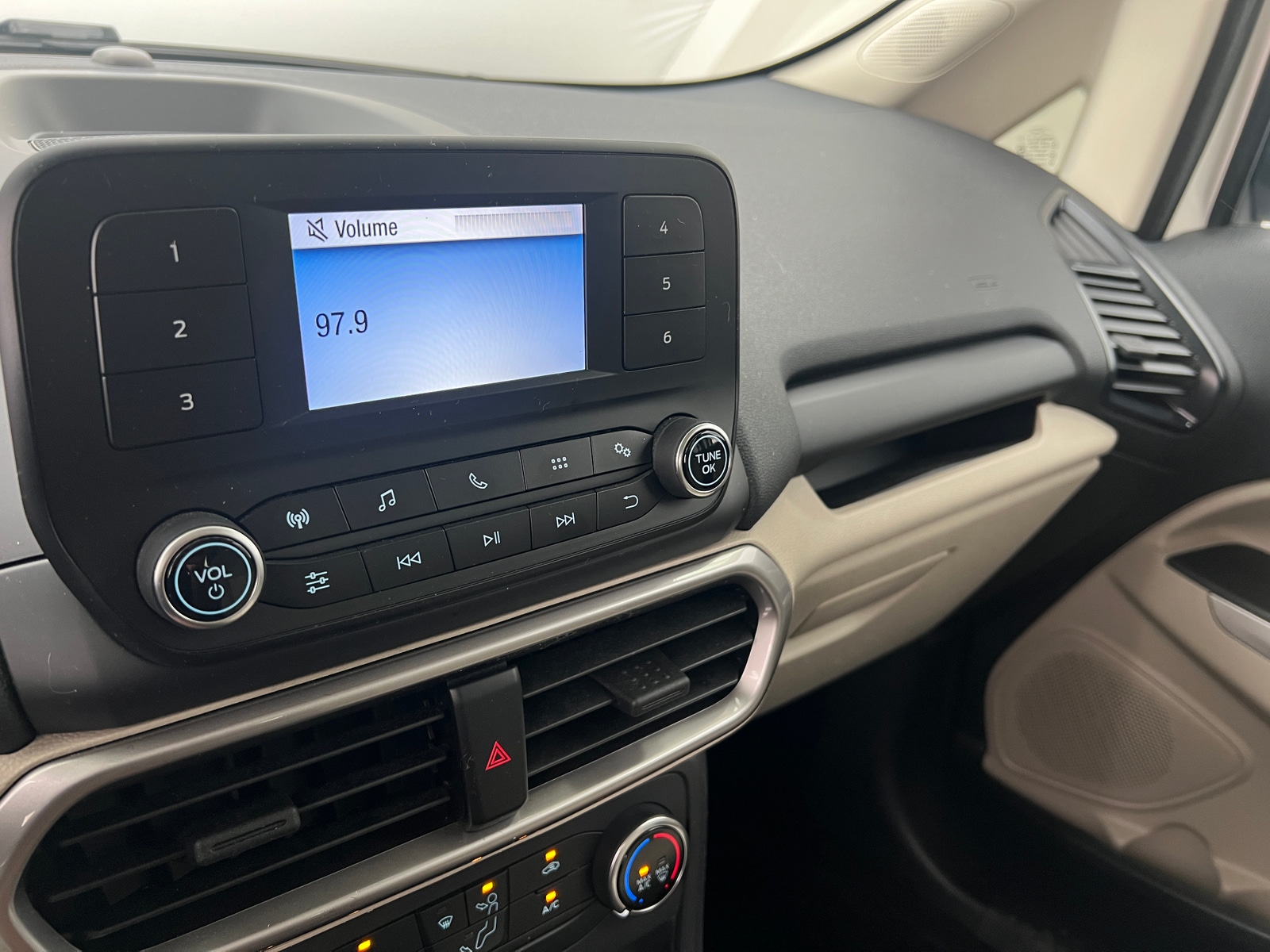 Thumbnail: 2018 Ford EcoSport - 4