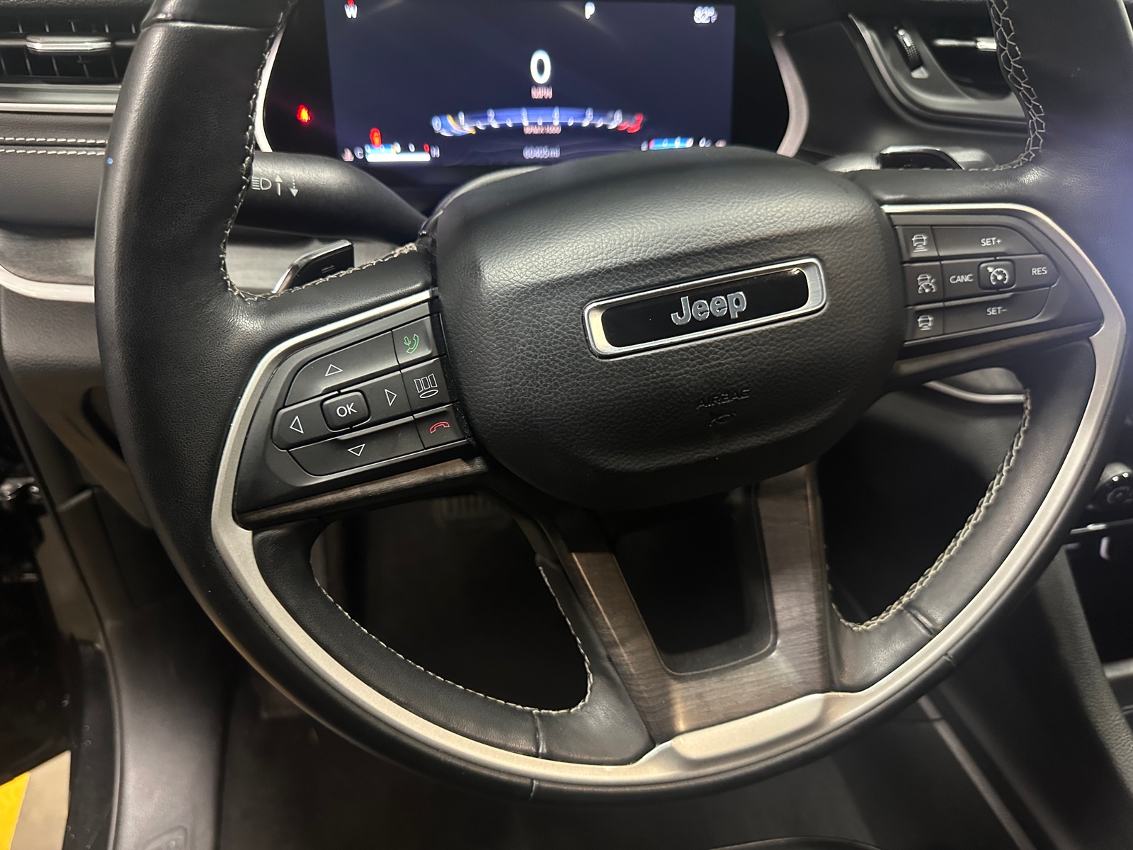 Thumbnail: 2022 Jeep Grand Cherokee - 4