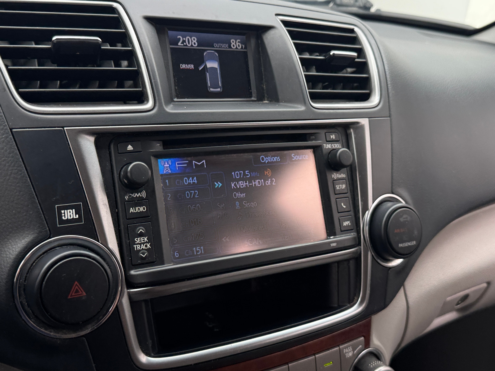 Thumbnail: 2013 Toyota Highlander - 3