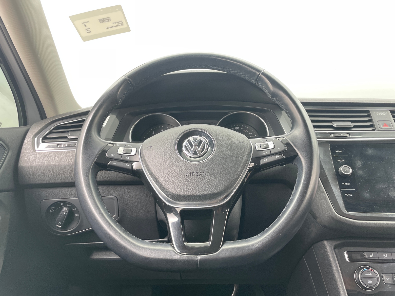 Thumbnail: 2018 Volkswagen Tiguan - 4