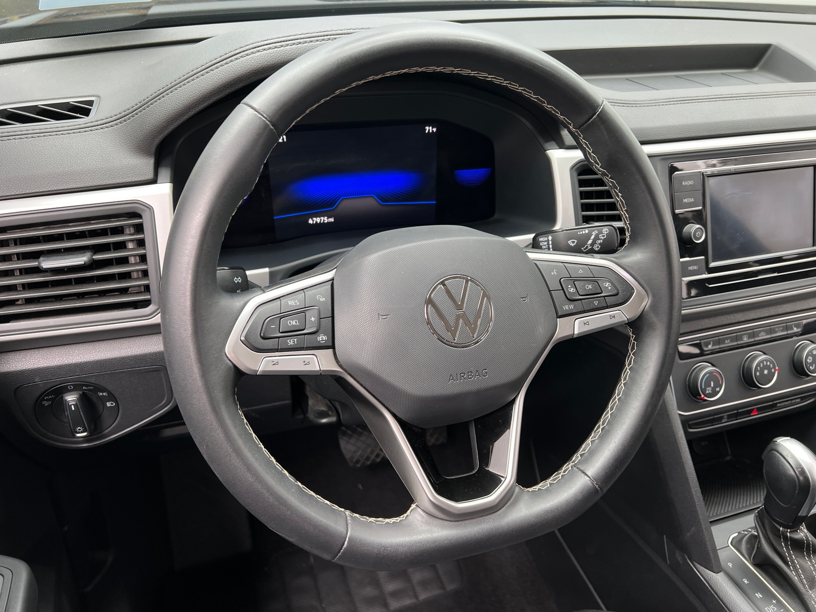 Thumbnail: 2023 Volkswagen Atlas - 4