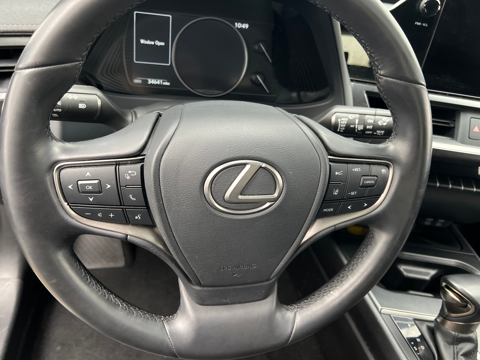 Thumbnail: 2023 Lexus UX - 4