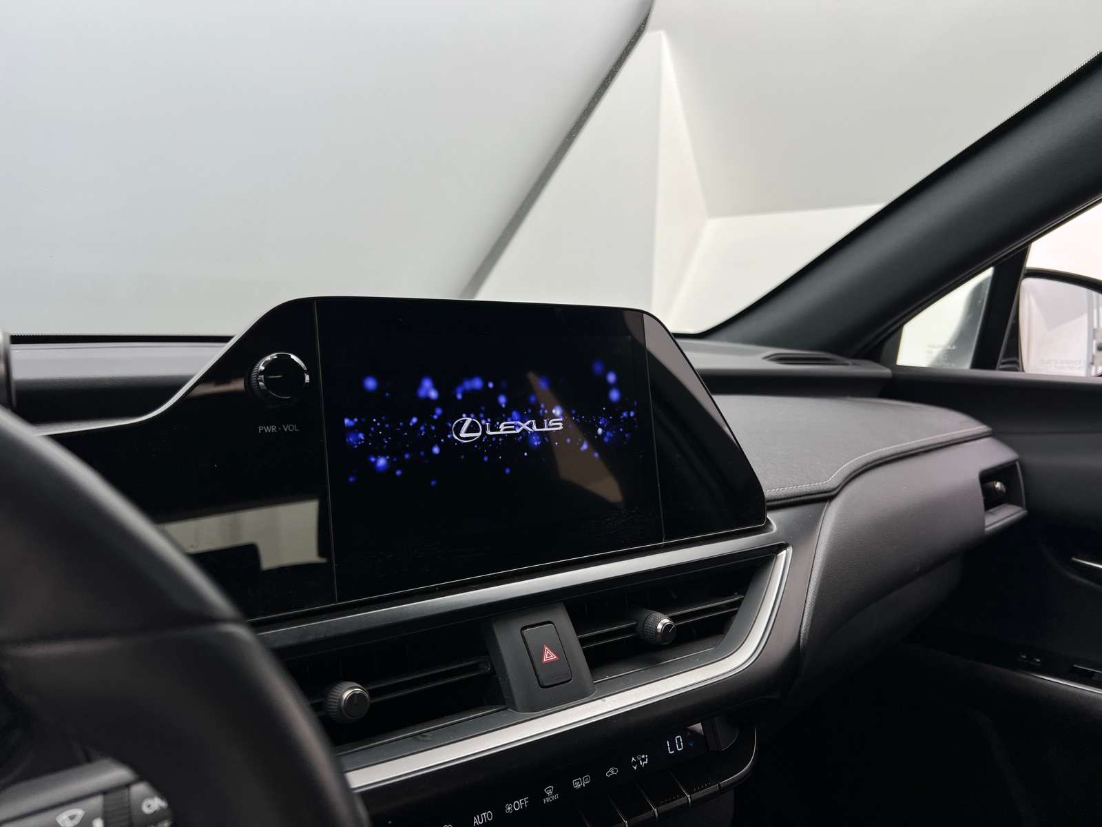 Thumbnail: 2023 Lexus UX - 3