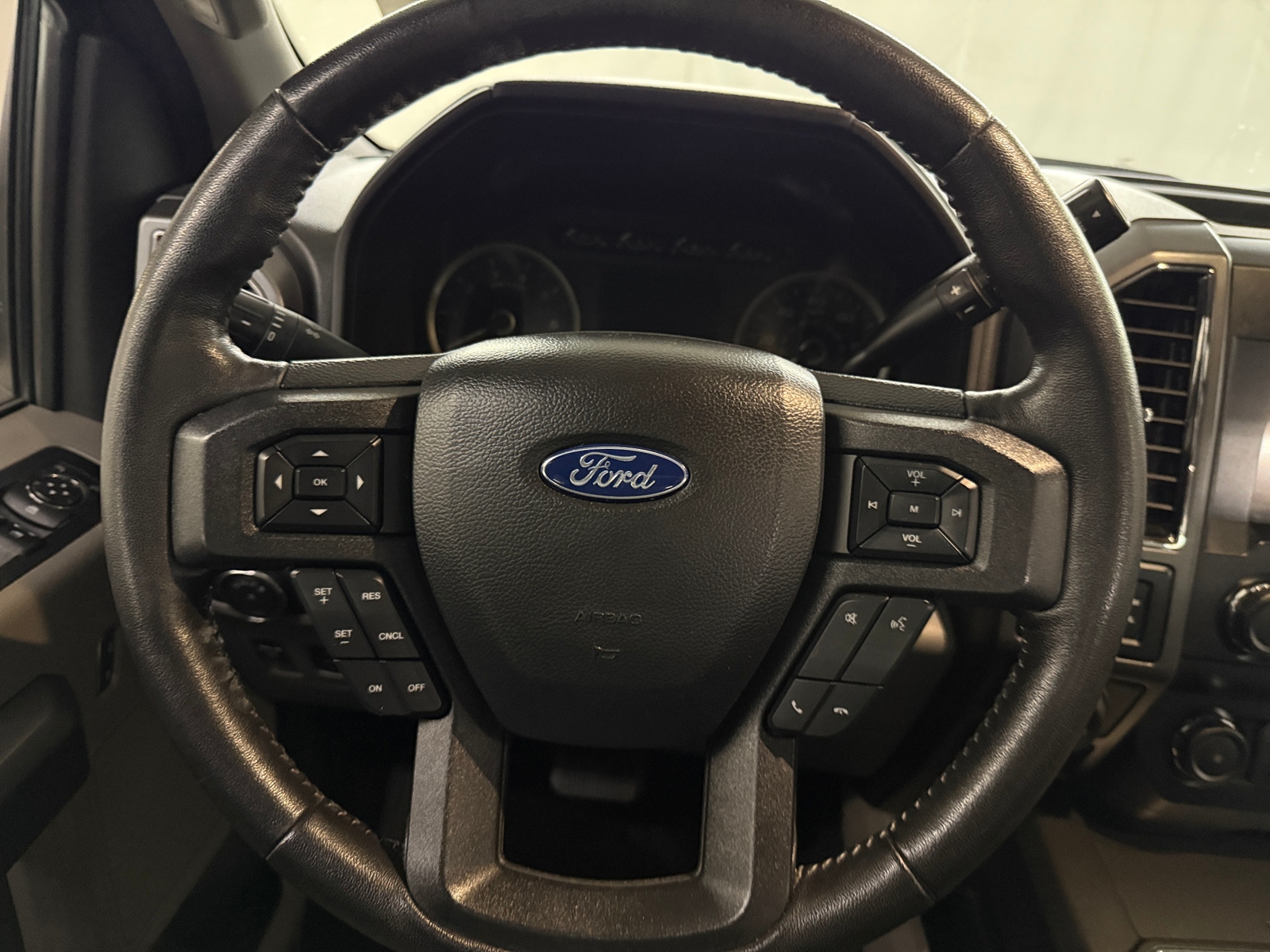 Thumbnail: 2019 Ford Econoline - 5