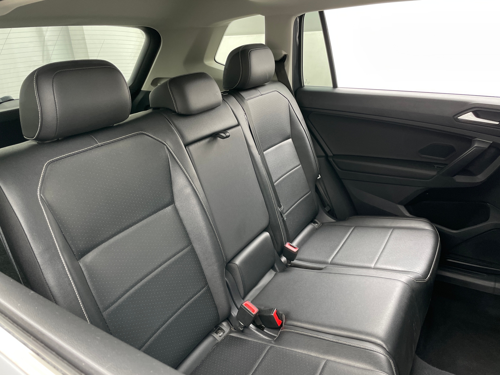 Thumbnail: 2021 Volkswagen Tiguan - 5