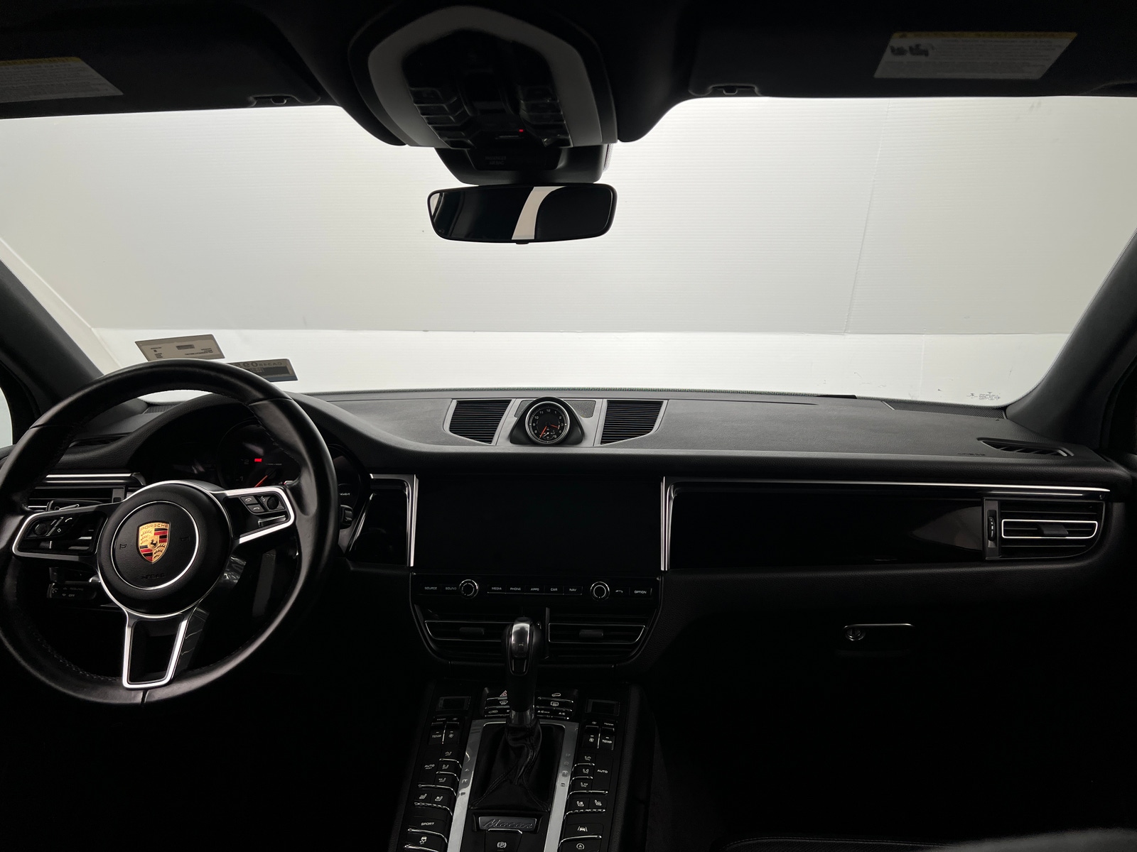 Thumbnail: 2020 Porsche Macan - 2