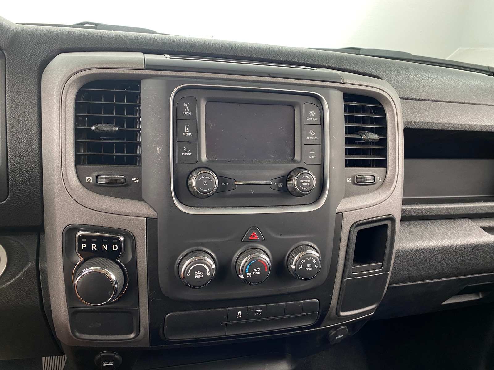 Thumbnail: 2021 RAM 1500 Classic - 3