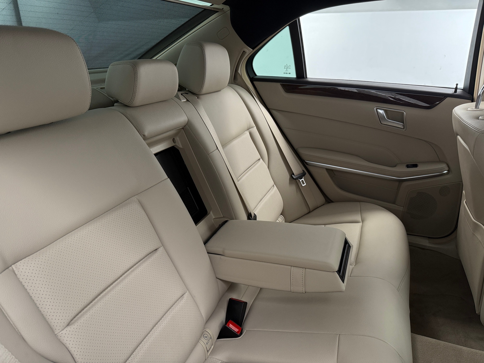 Thumbnail: 2016 Mercedes-Benz E-Class - 5
