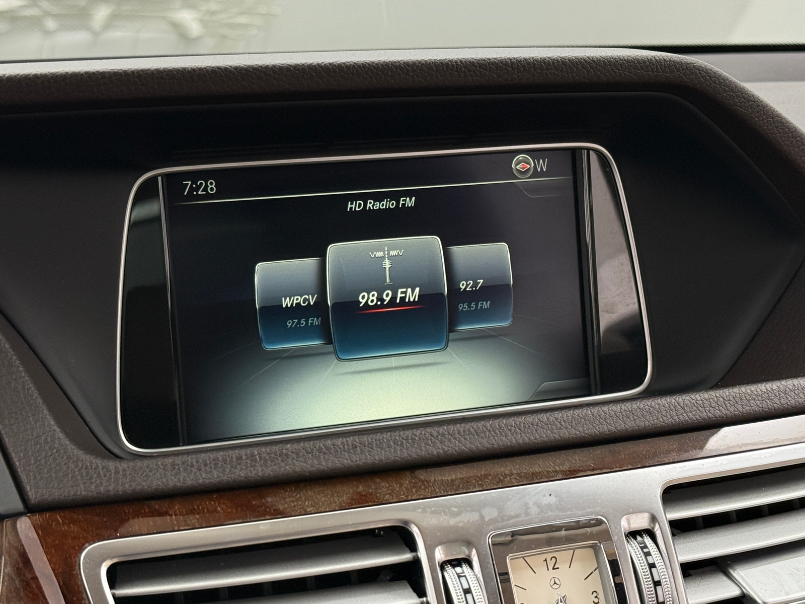 Thumbnail: 2016 Mercedes-Benz E-Class - 3