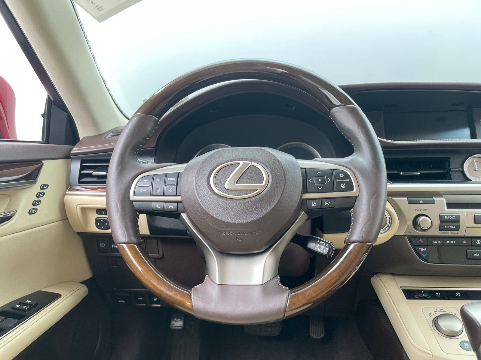 Thumbnail: 2016 Lexus ES - 4