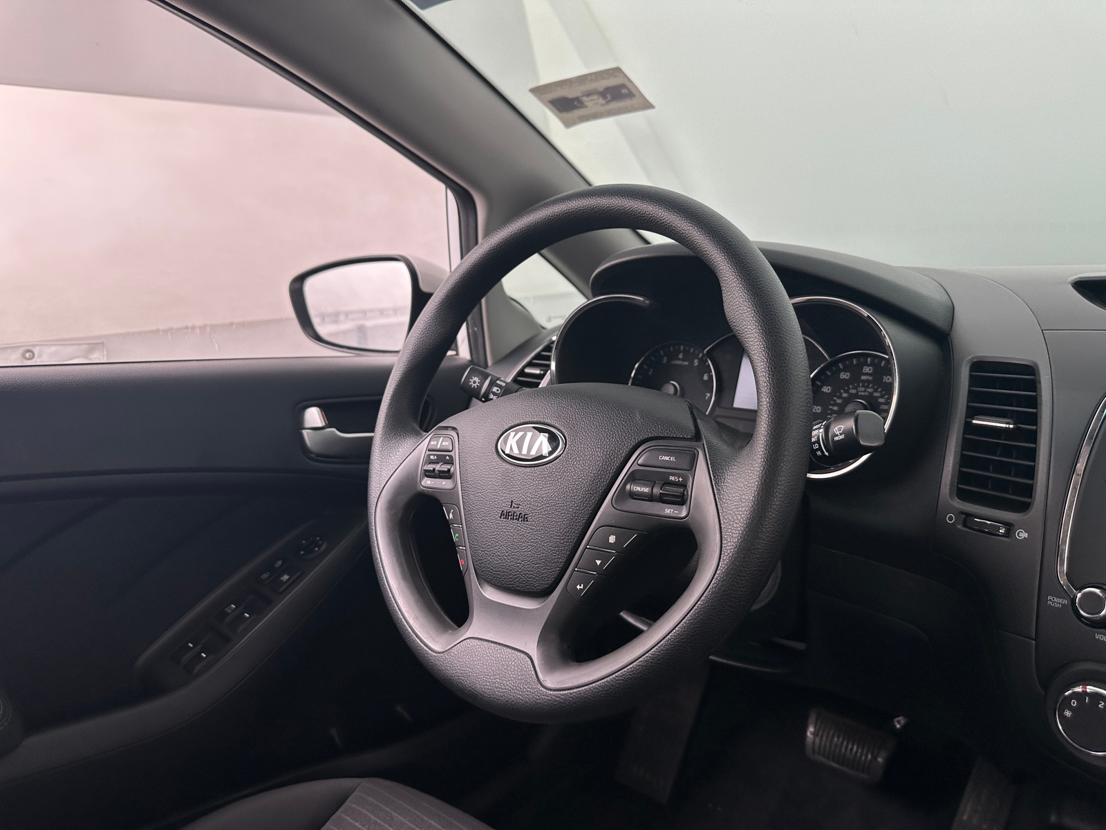 Thumbnail: 2018 Kia Forte - 5