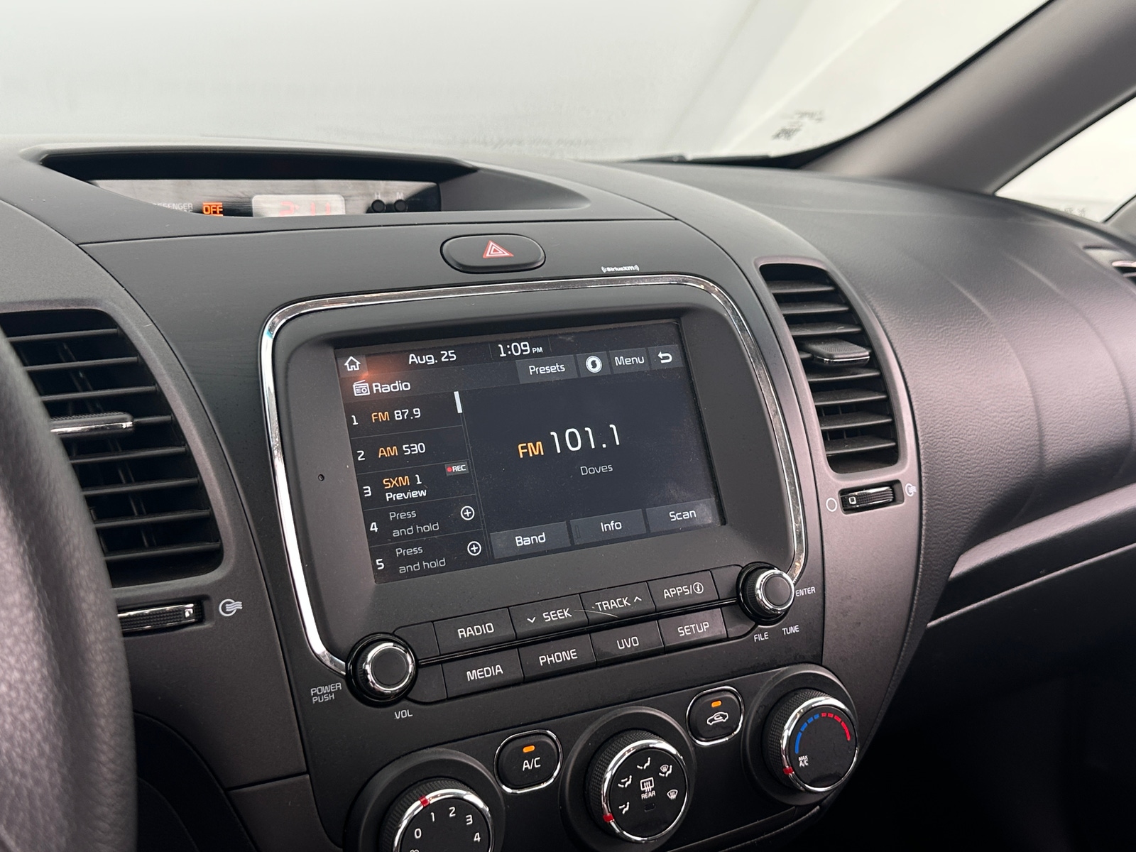 Thumbnail: 2018 Kia Forte - 4