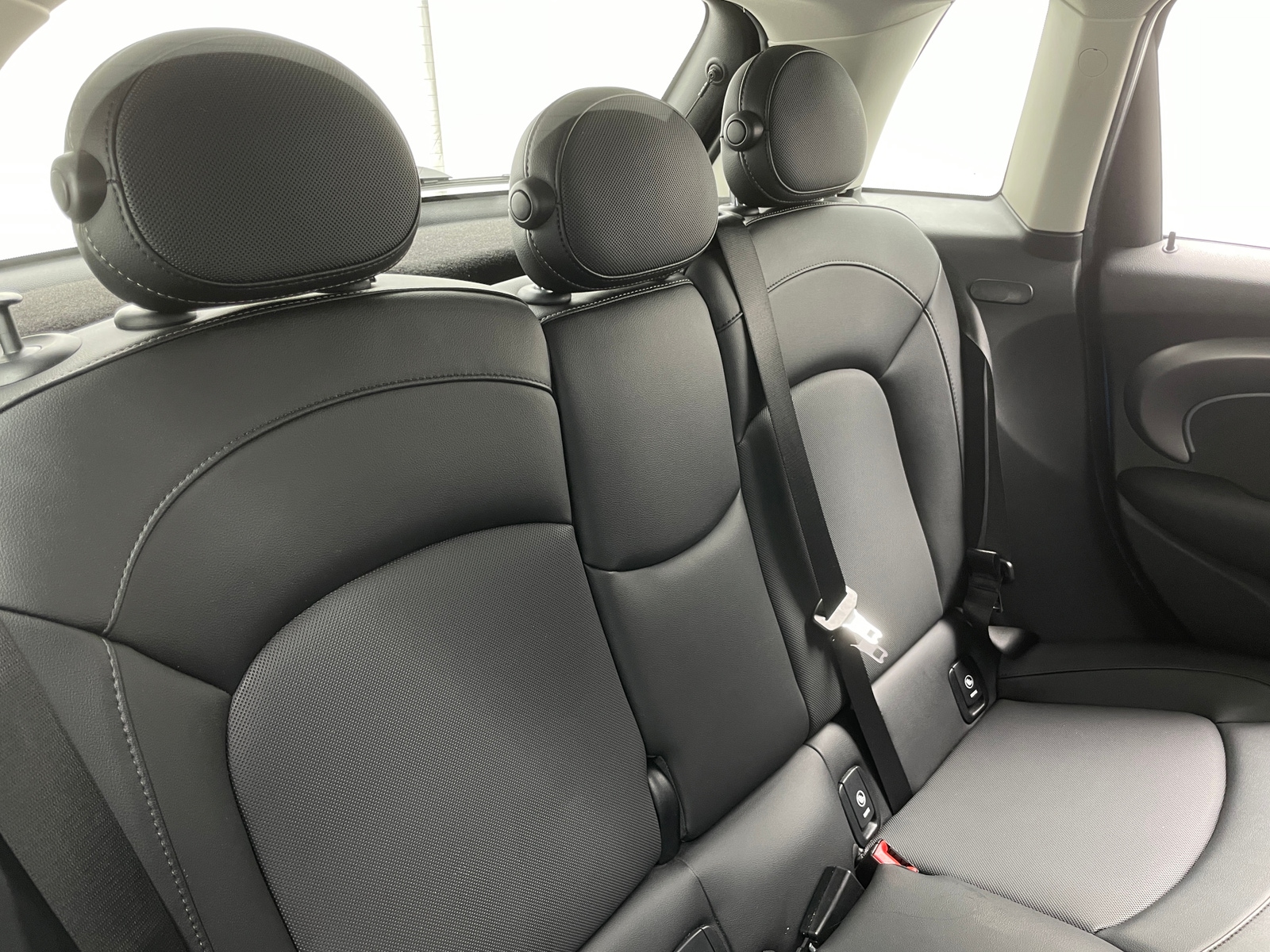 Thumbnail: 2022 MINI Cooper Hardtop - 5