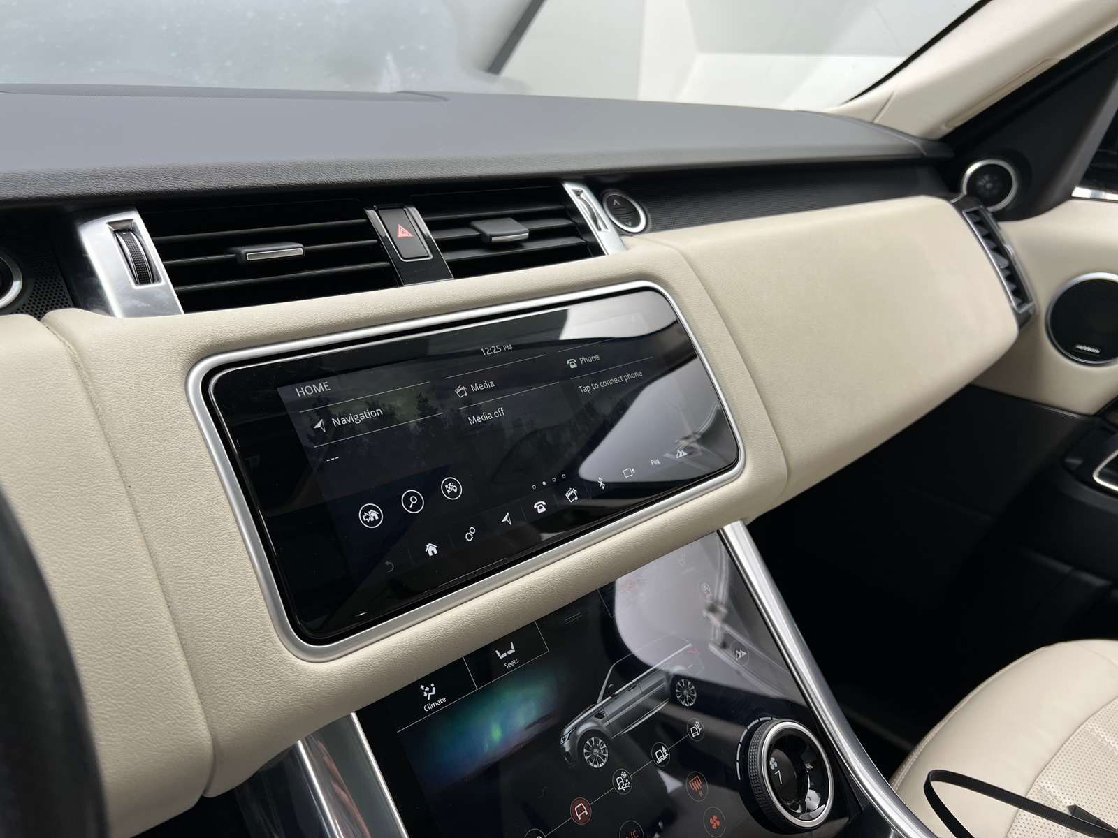 Thumbnail: 2018 Land Rover Range Rover Sport - 3