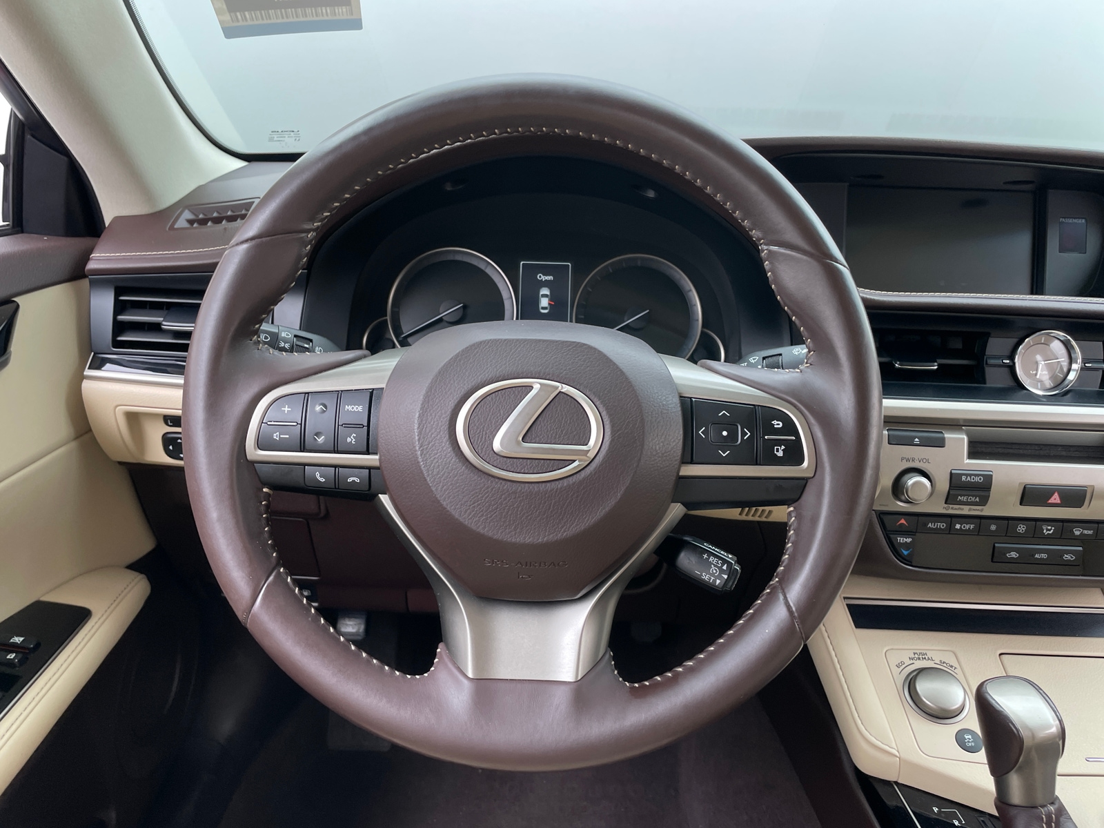 Thumbnail: 2016 Lexus ES - 4