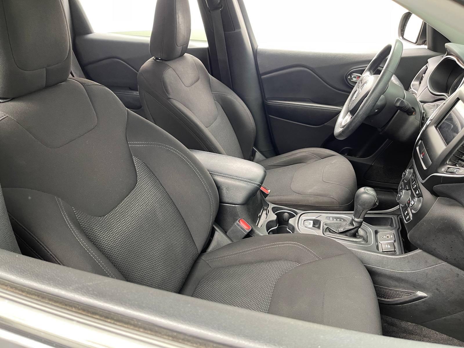 Thumbnail: 2019 Jeep Cherokee - 2