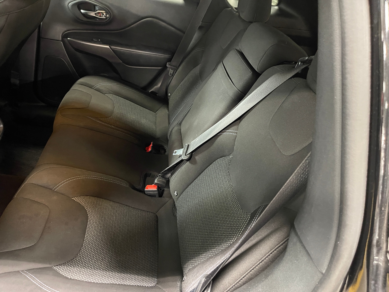 Thumbnail: 2019 Jeep Cherokee - 6