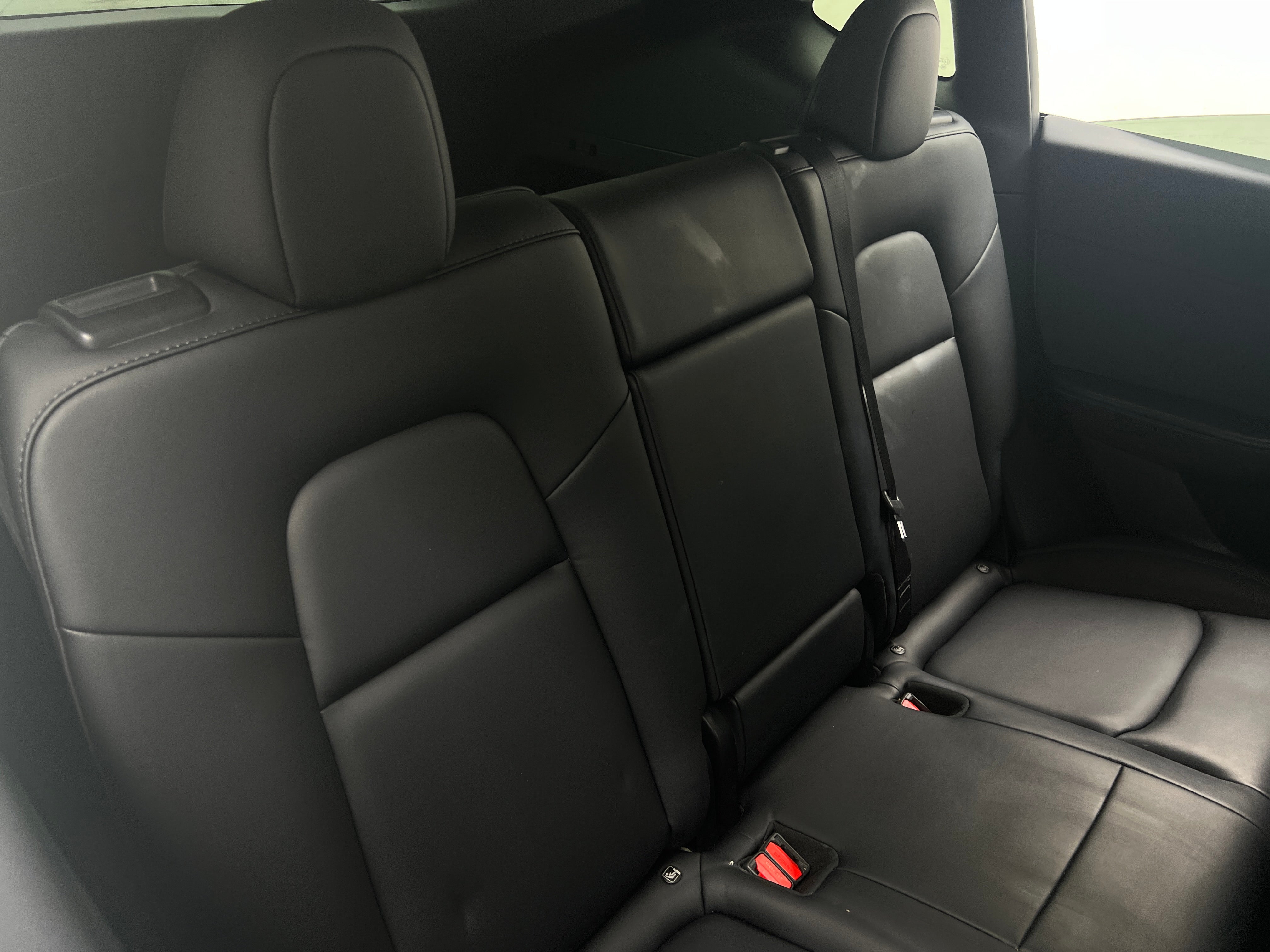 Used 2022 Tesla Model Y Long Range with VIN 7SAYGDEE6NF324205 for sale in Oak Creek, WI