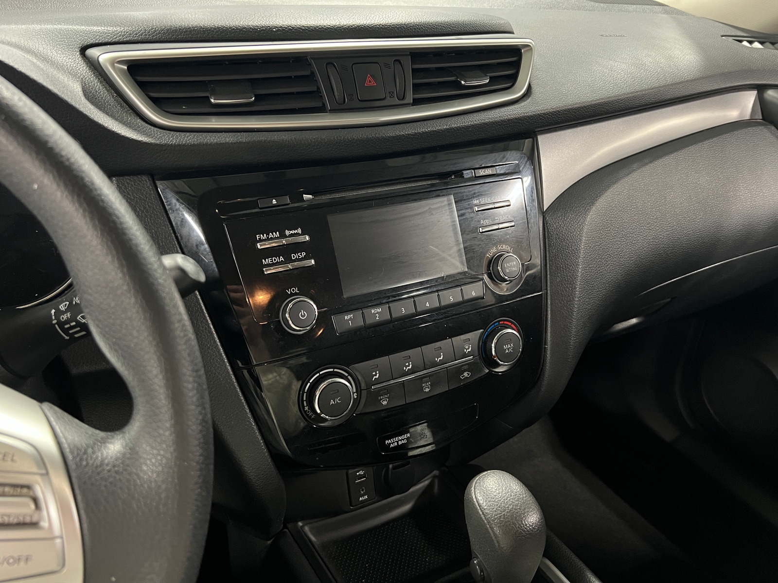 Thumbnail: 2016 Nissan Rogue - 4