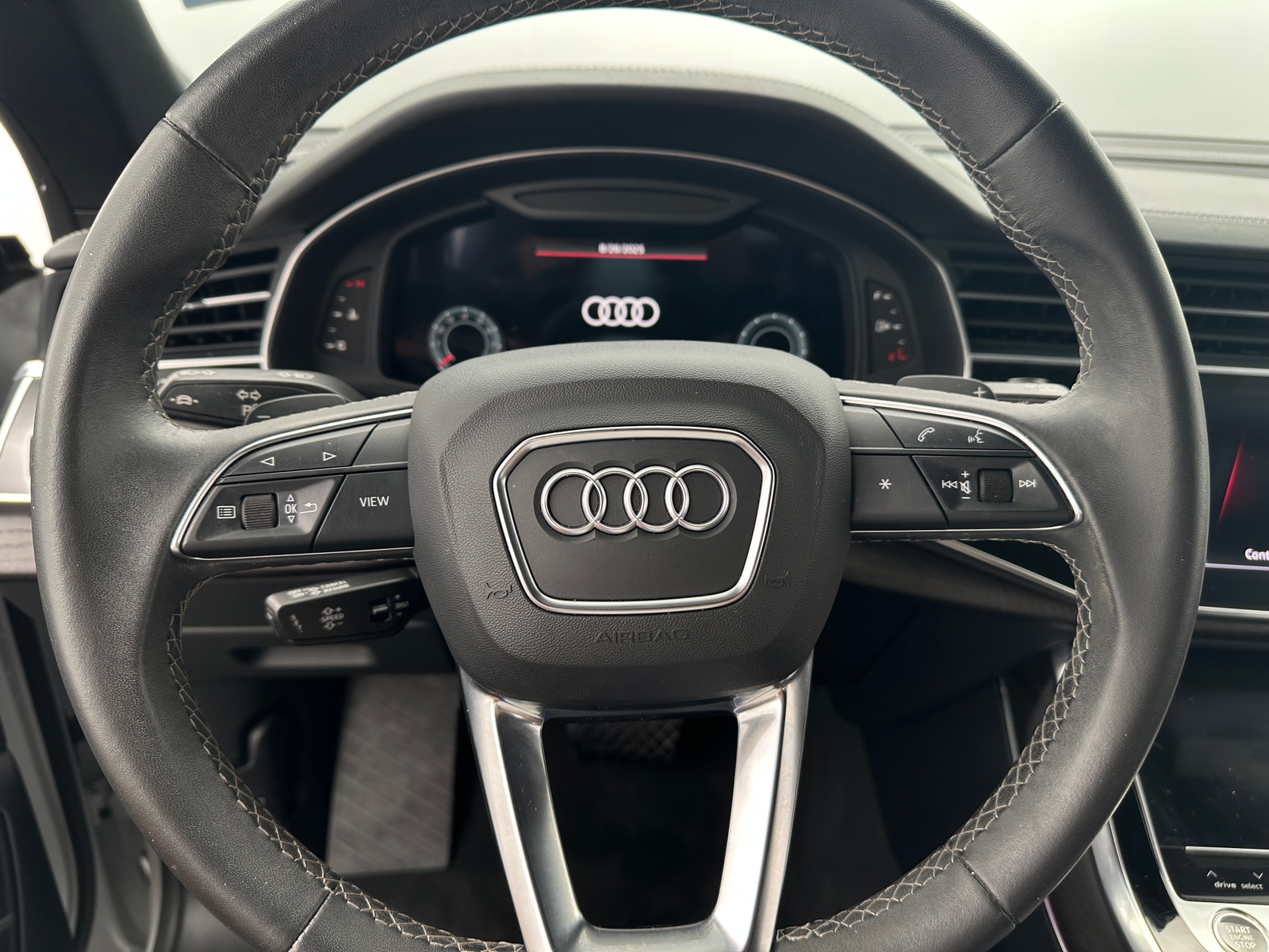 Thumbnail: 2021 Audi Q8 - 4