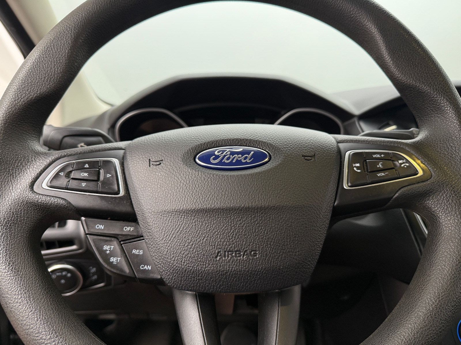 Thumbnail: 2017 Ford Focus - 5