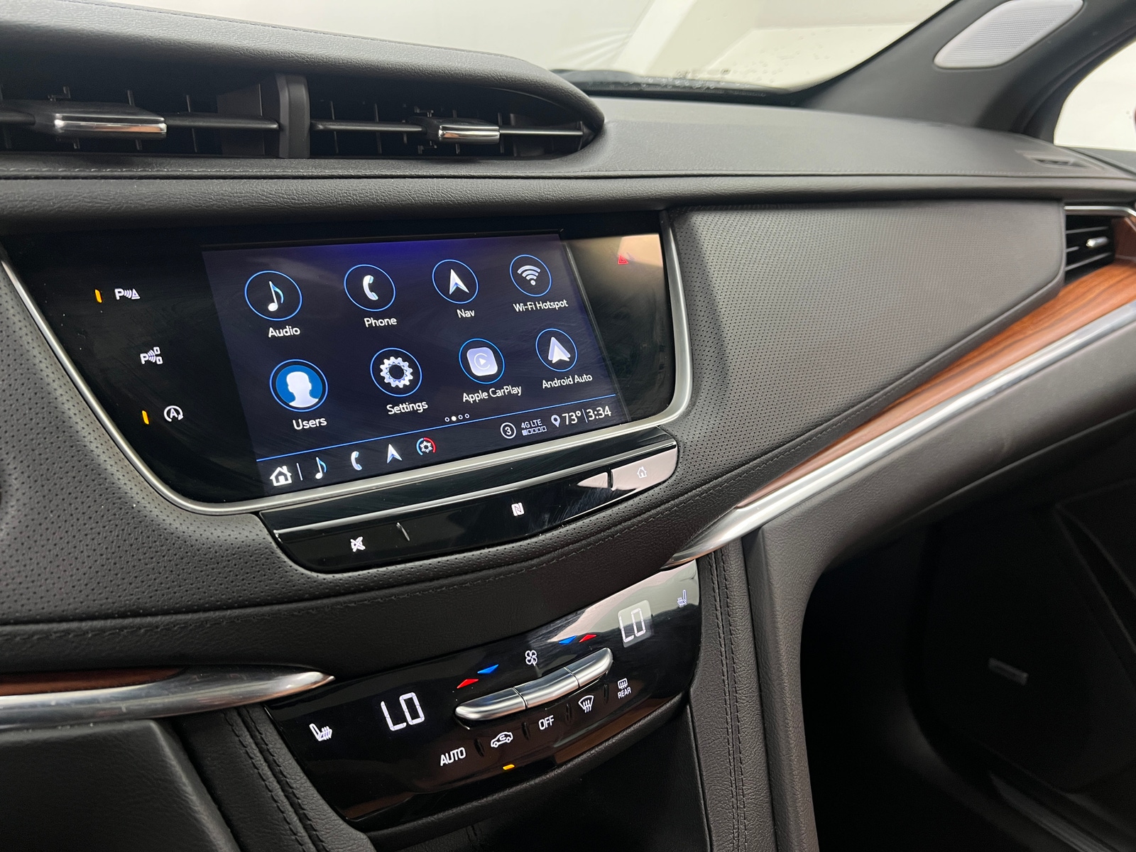 Thumbnail: 2020 Cadillac XT5 - 3