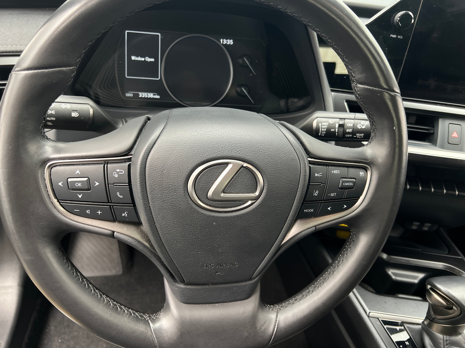 Thumbnail: 2024 Lexus UX - 4