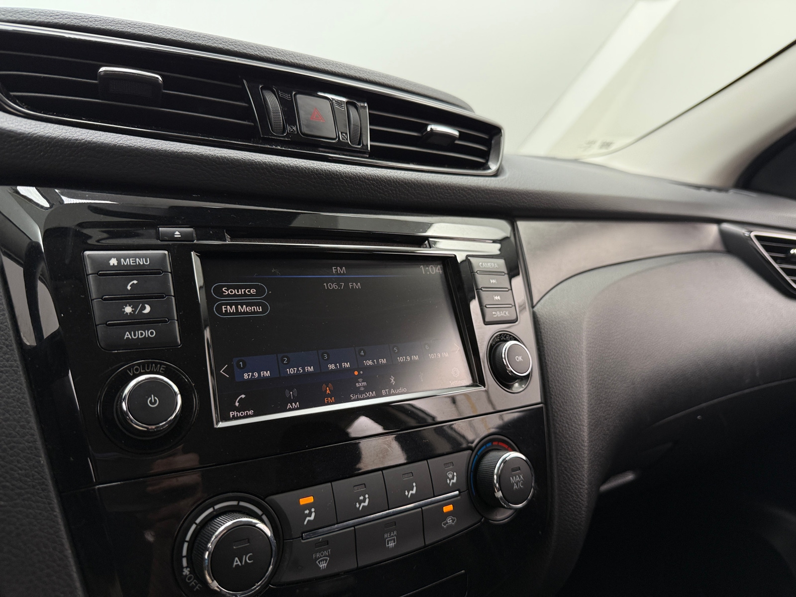 Thumbnail: 2021 Nissan Rogue Sport - 4
