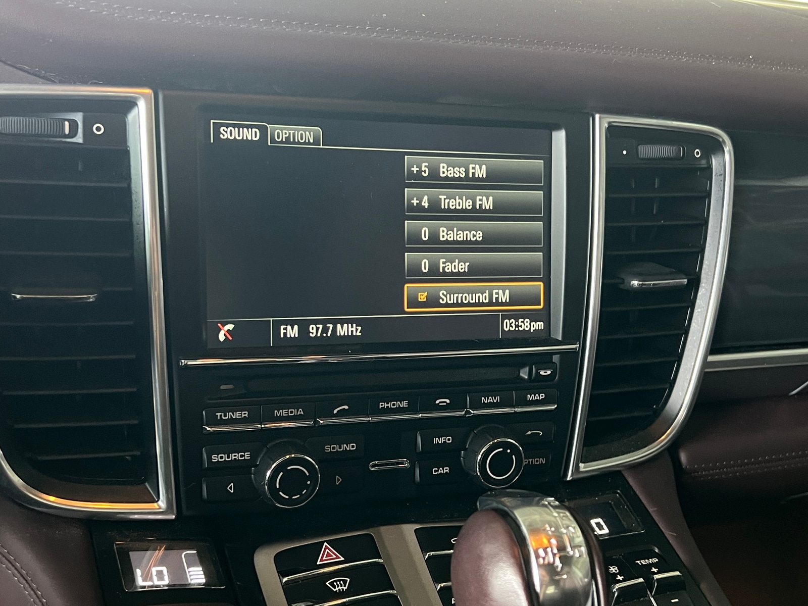 Thumbnail: 2015 Porsche Panamera - 3