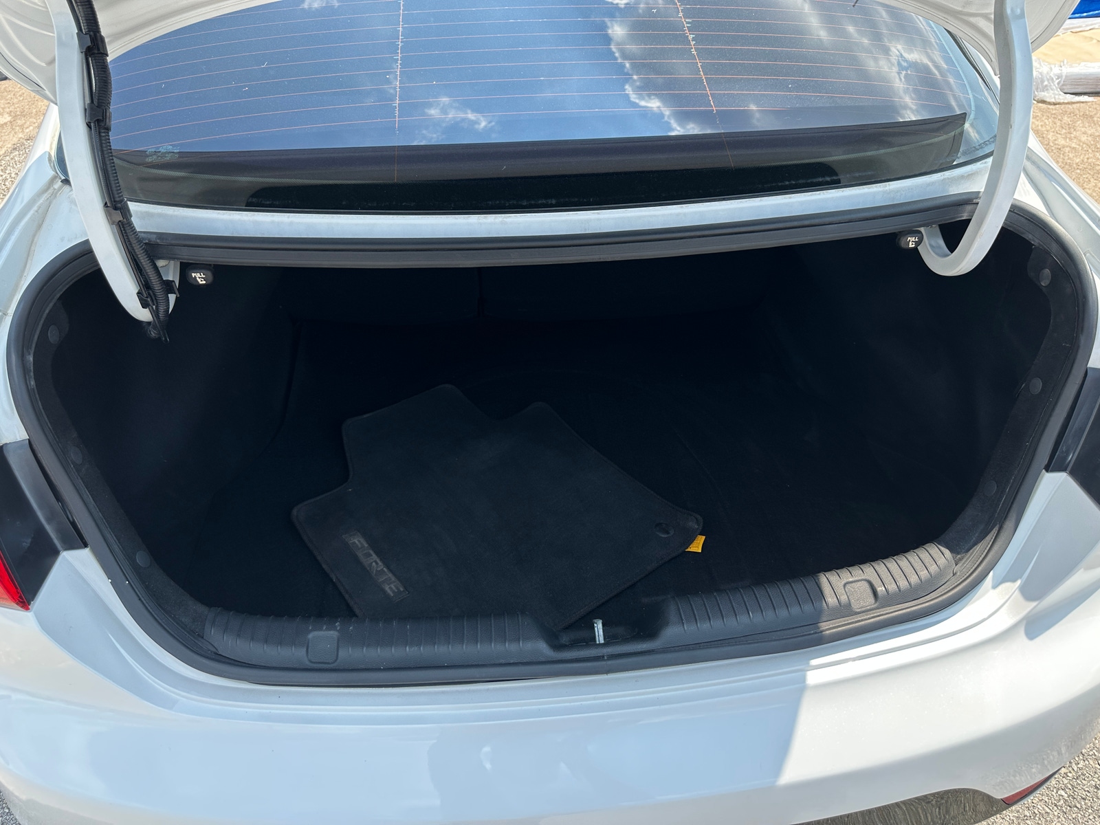 Thumbnail: 2016 Kia Forte - 5