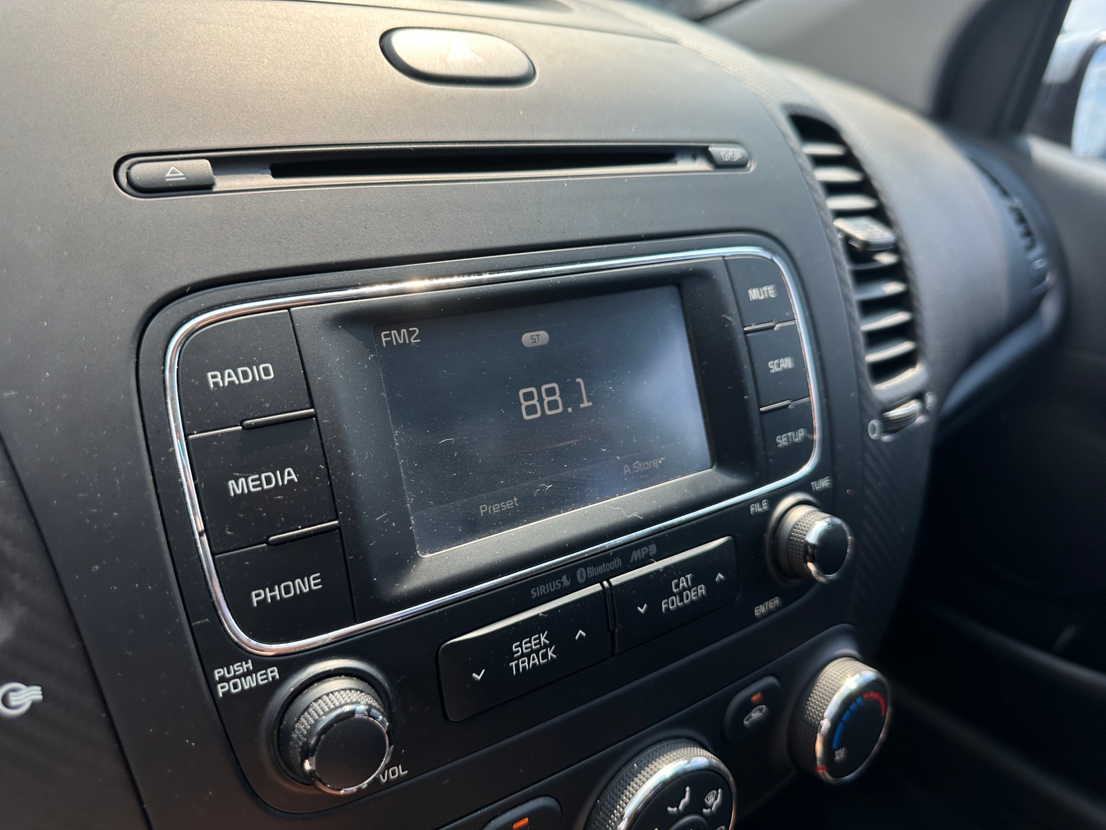 Thumbnail: 2016 Kia Forte - 3