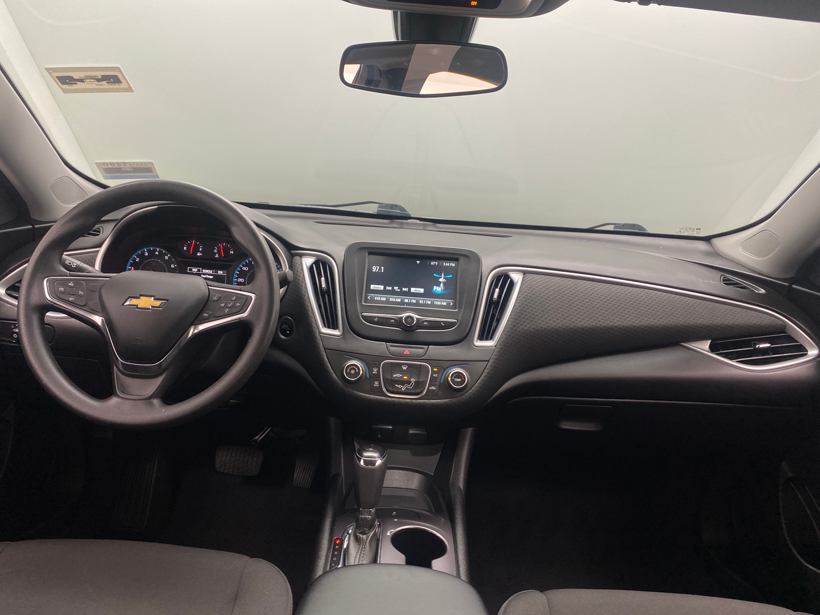 Thumbnail: 2018 Chevrolet Malibu - 3