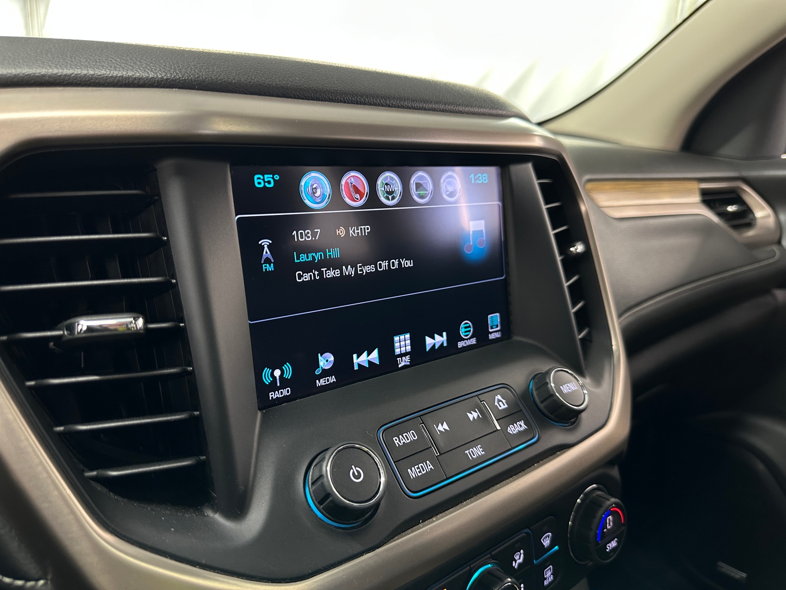 Thumbnail: 2017 GMC Acadia - 3