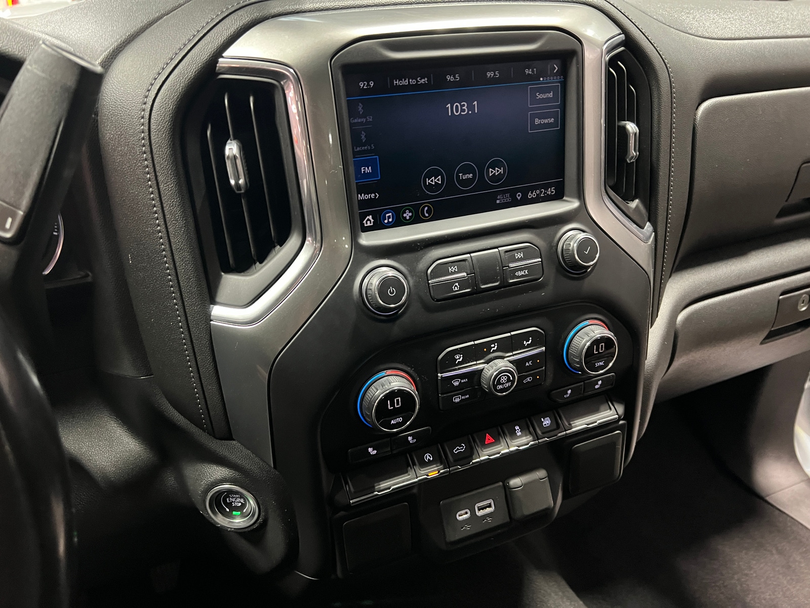 Thumbnail: 2020 Chevrolet Silverado 1500 - 4