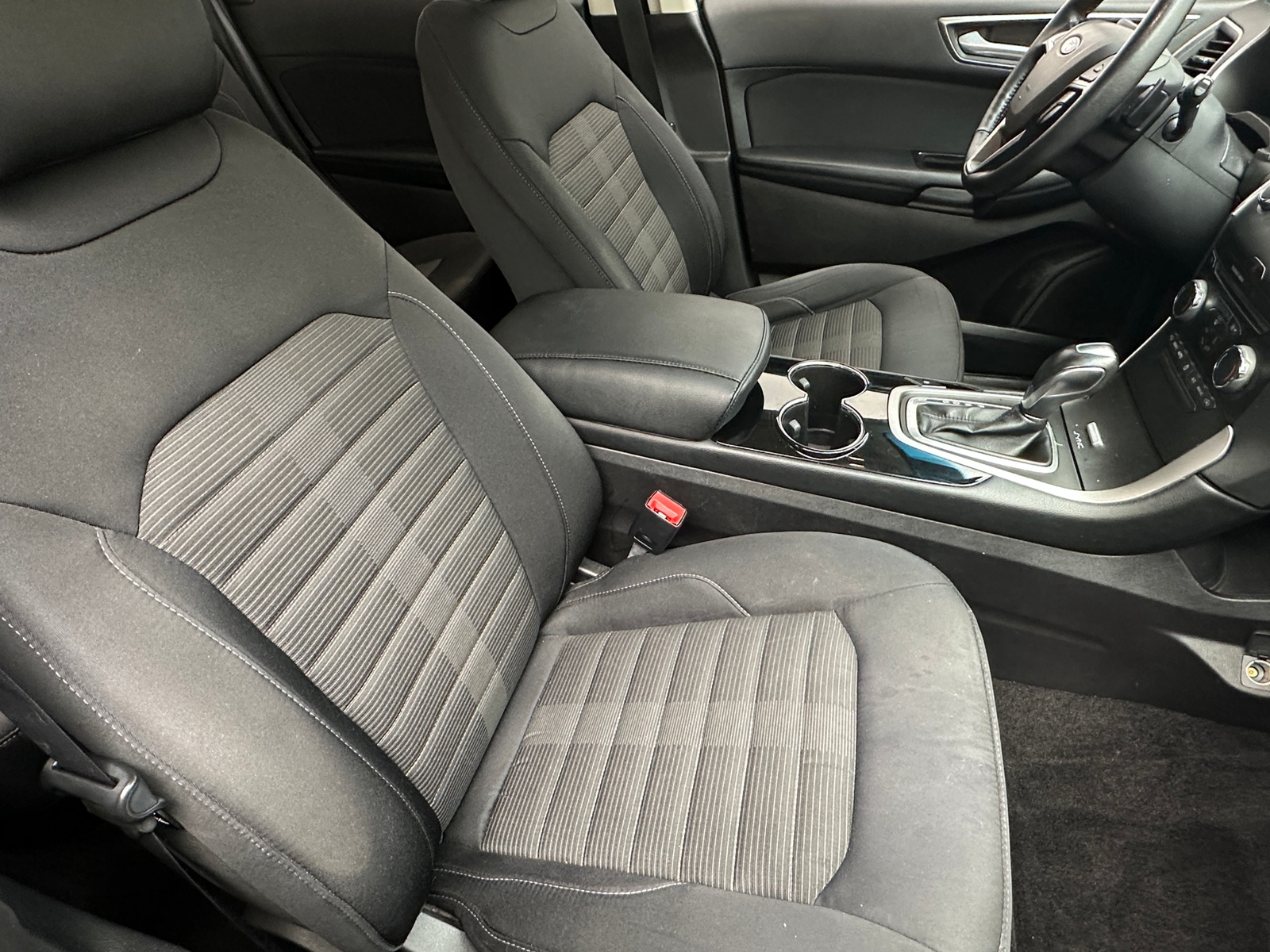 Thumbnail: 2016 Ford Edge - 2