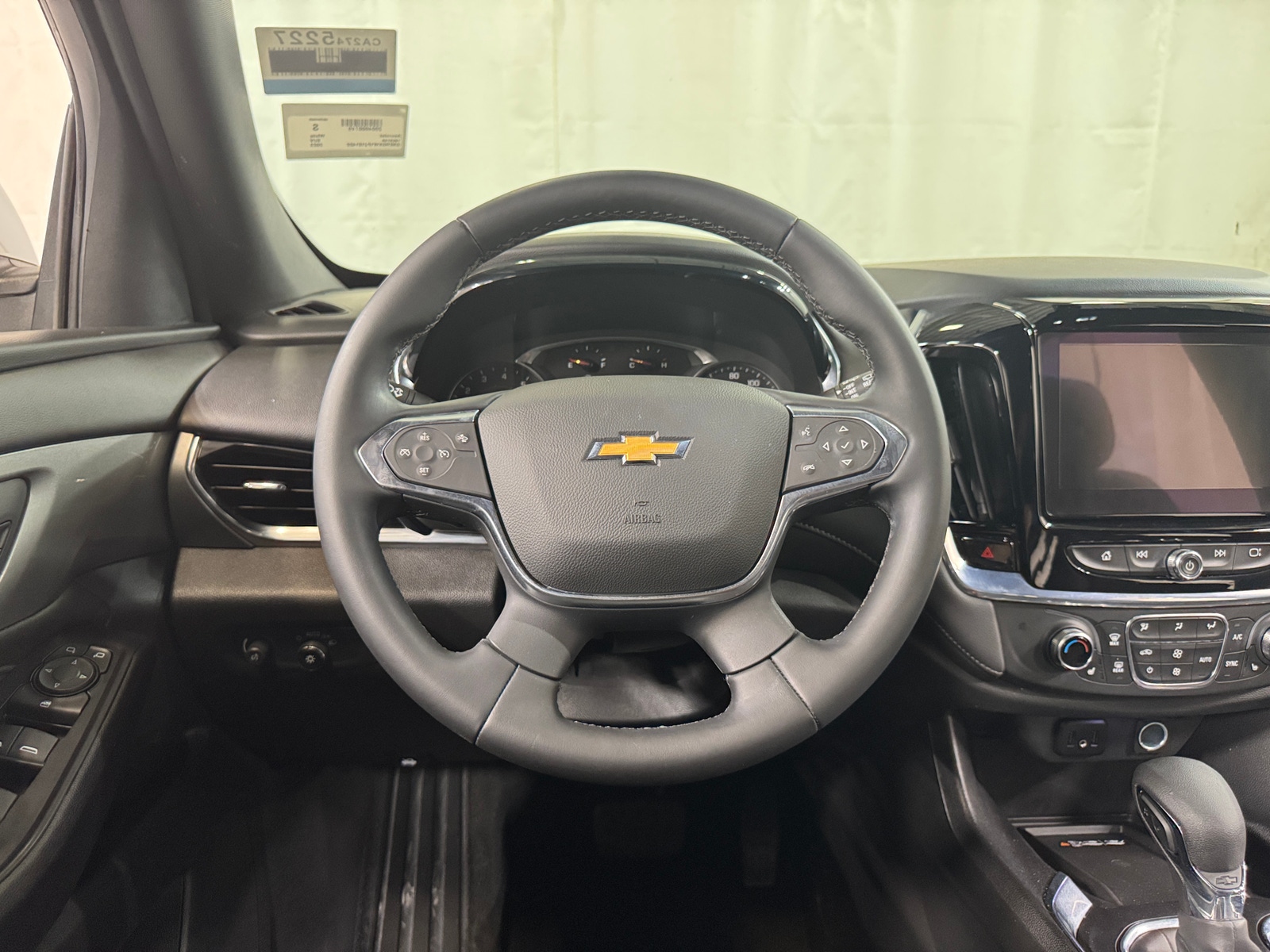 Thumbnail: 2023 Chevrolet Traverse - 4