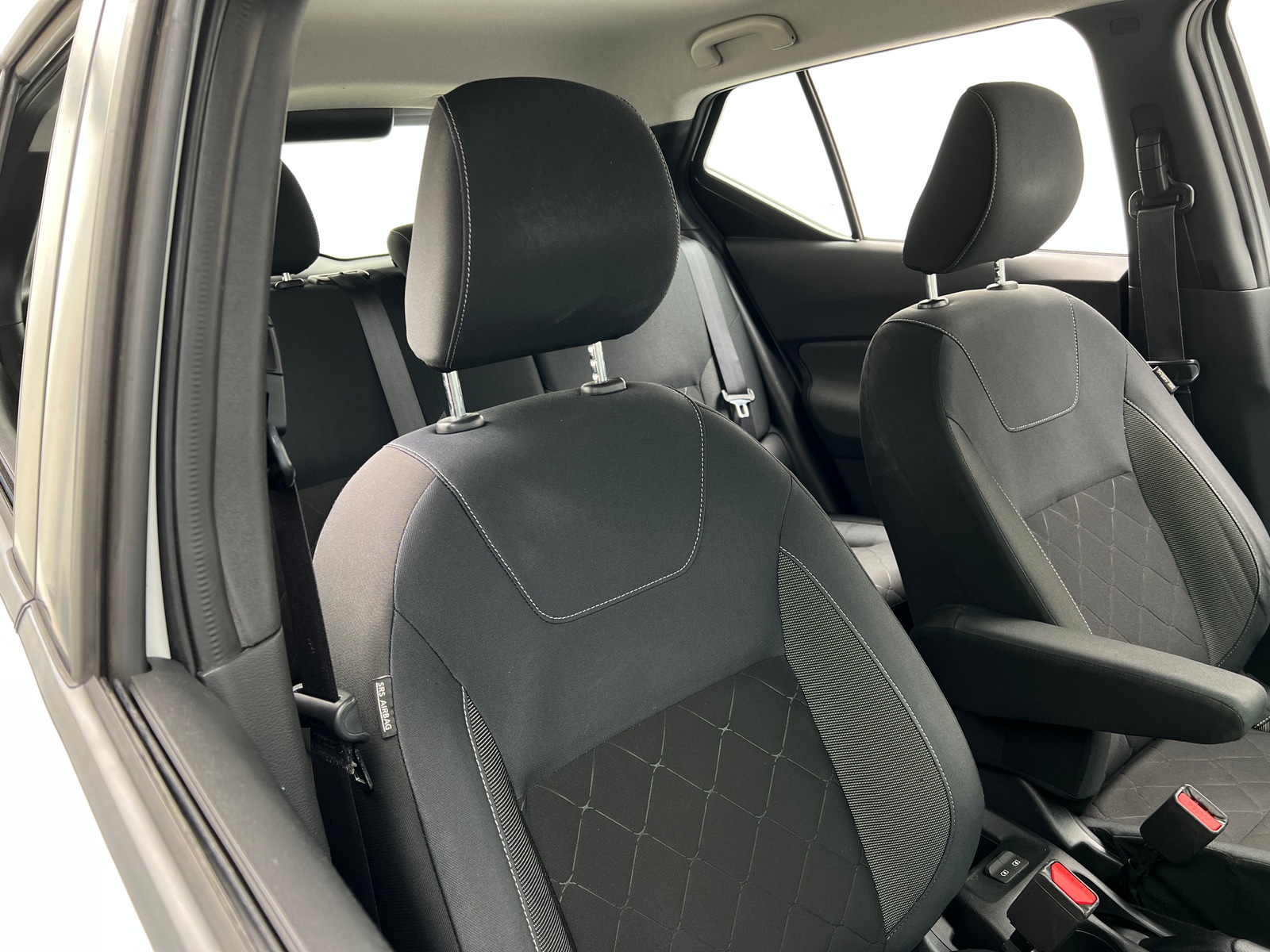 Thumbnail: 2019 Nissan Kicks - 2