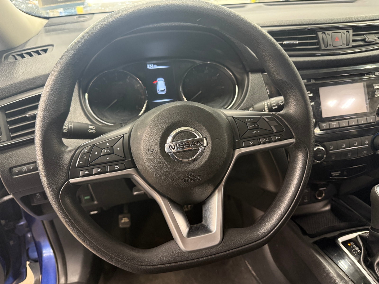 Thumbnail: 2017 Nissan Rogue - 5