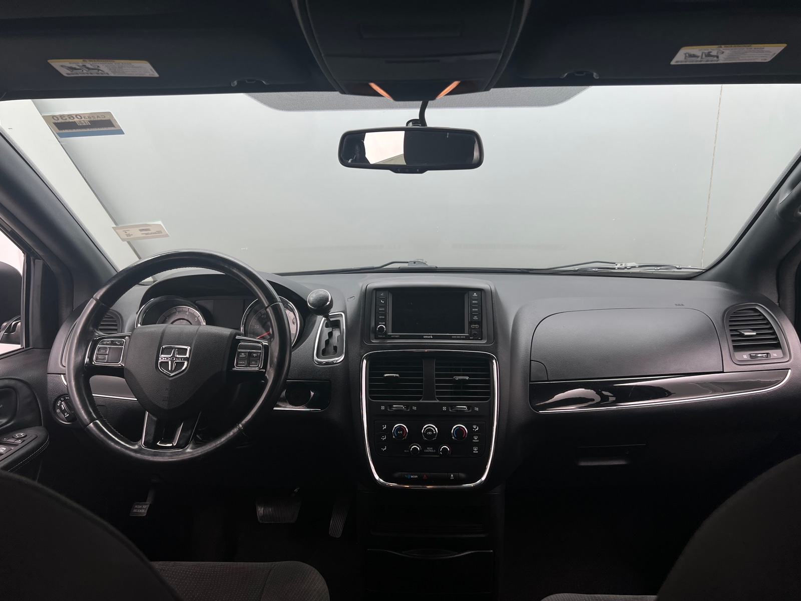 Thumbnail: 2018 Dodge Grand Caravan - 3