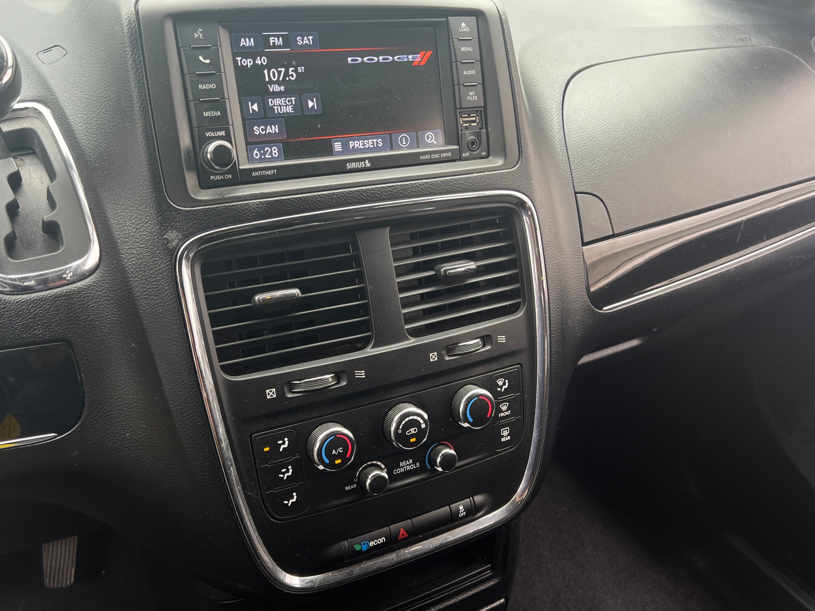 Thumbnail: 2018 Dodge Grand Caravan - 4