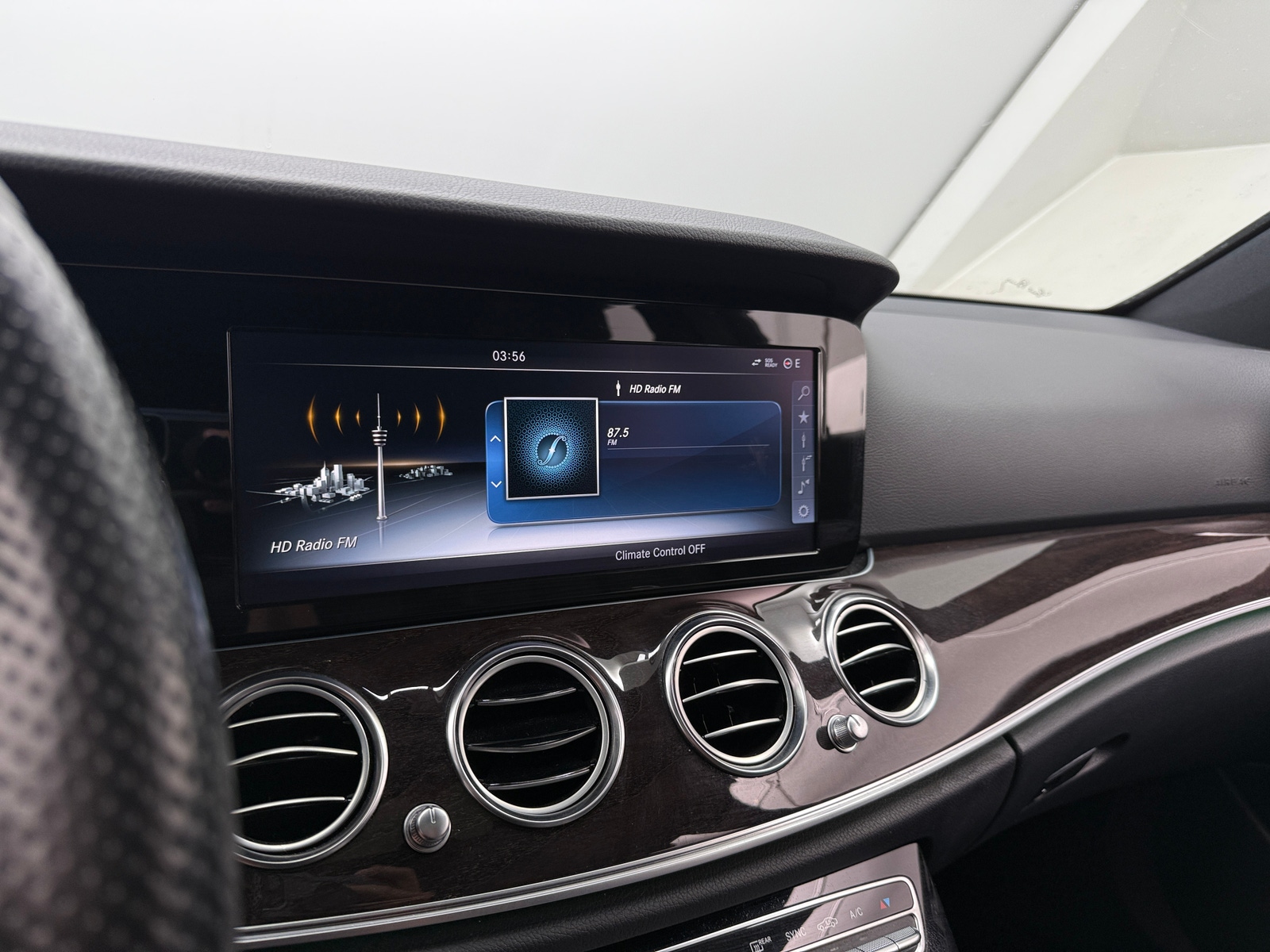 Thumbnail: 2017 Mercedes-Benz E-Class - 3